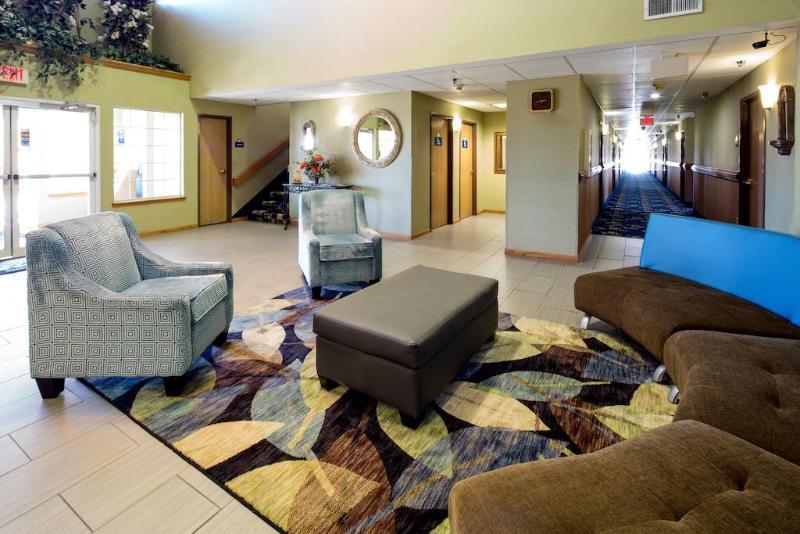 Days Inn & Suites By Wyndham Wichita Exteriör bild